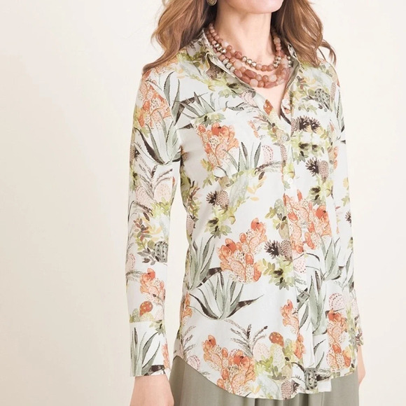 Chico's Tops - Chicos button down blouse size 00p in excellent like-new condition so pretty​